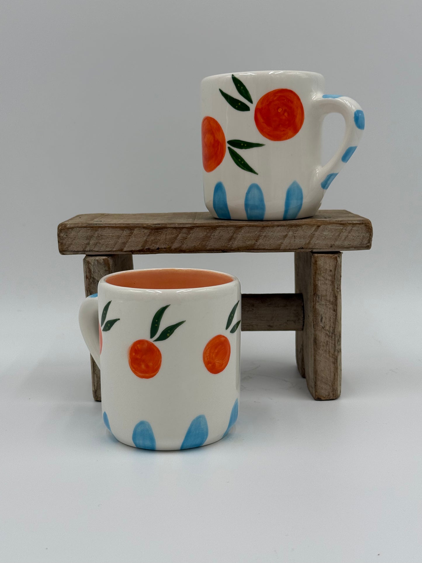 TAZA ESMALTADA DE CERÁMICA