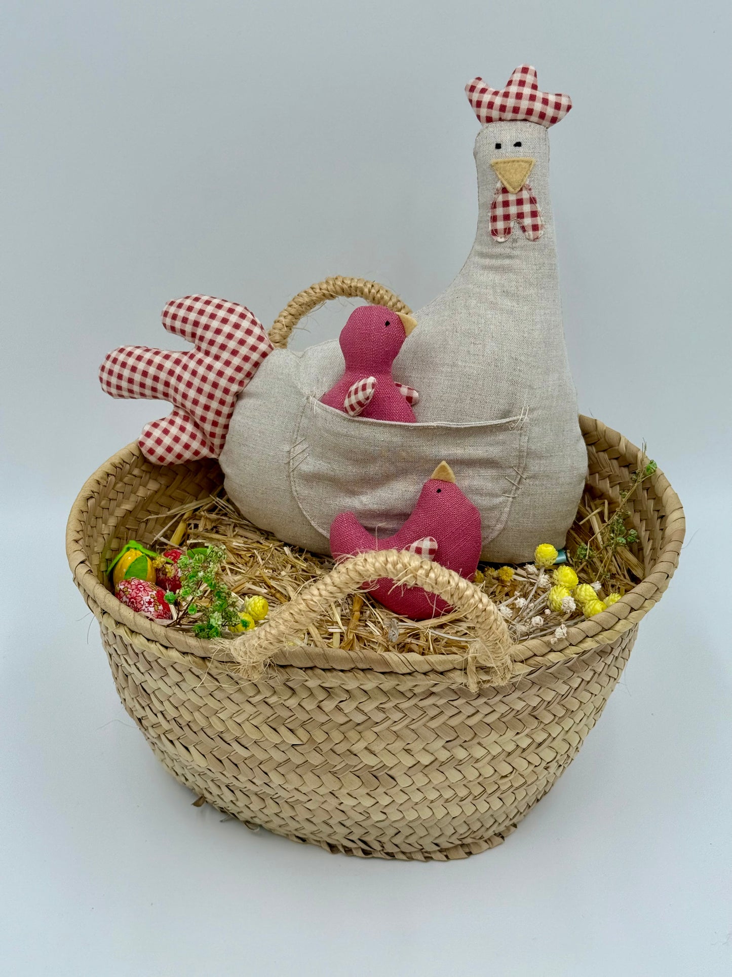 GALLINITA CON POLLITOS - TERNURA EN LINO Y ALGODÓN