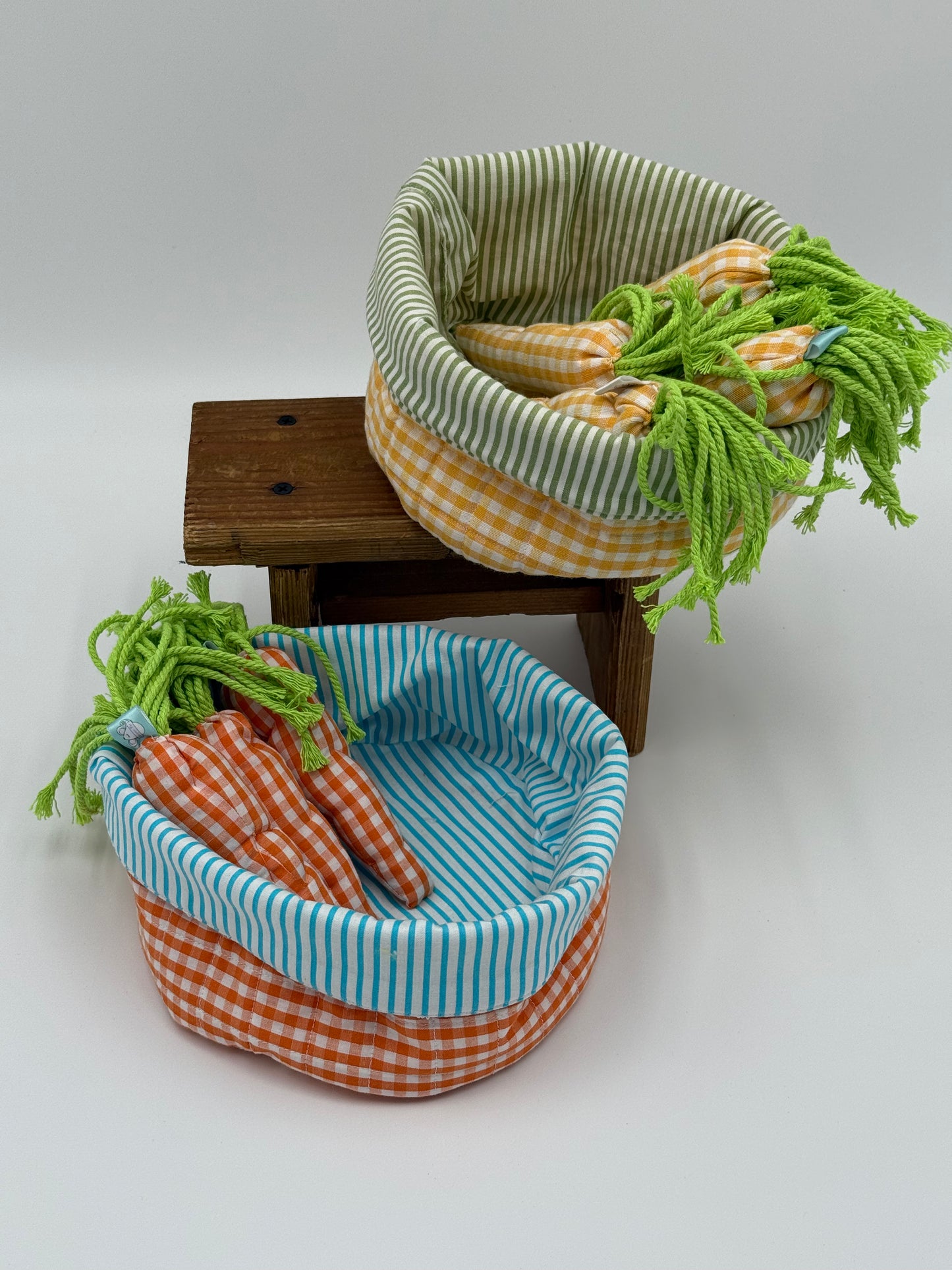 ZANAHORIAS DE TELA – COLOR, TEXTURA Y FANTASÍA QUE BROTA