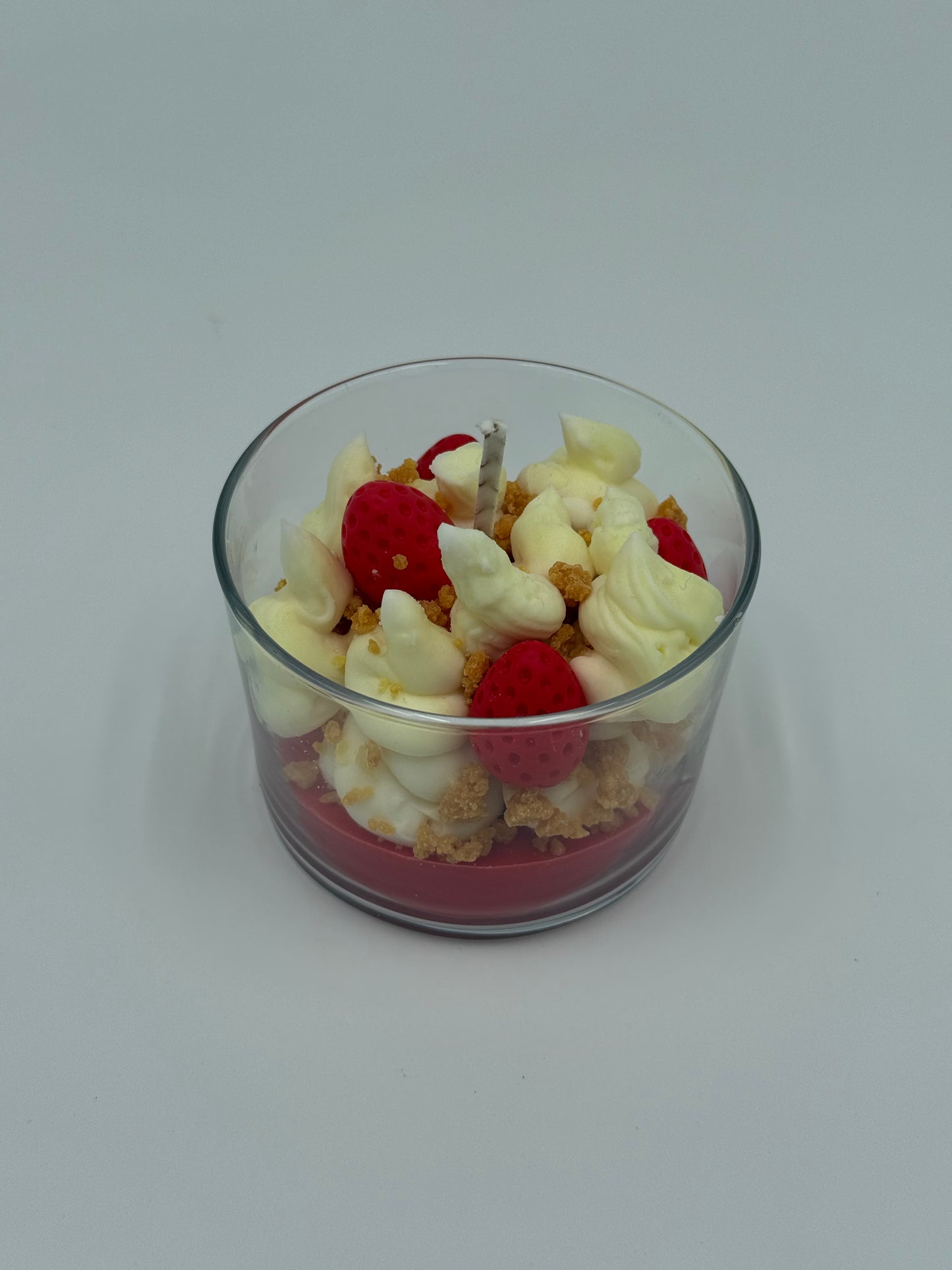 VELAS DE SOJA CON FORMA DE FRESAS CON NATA
